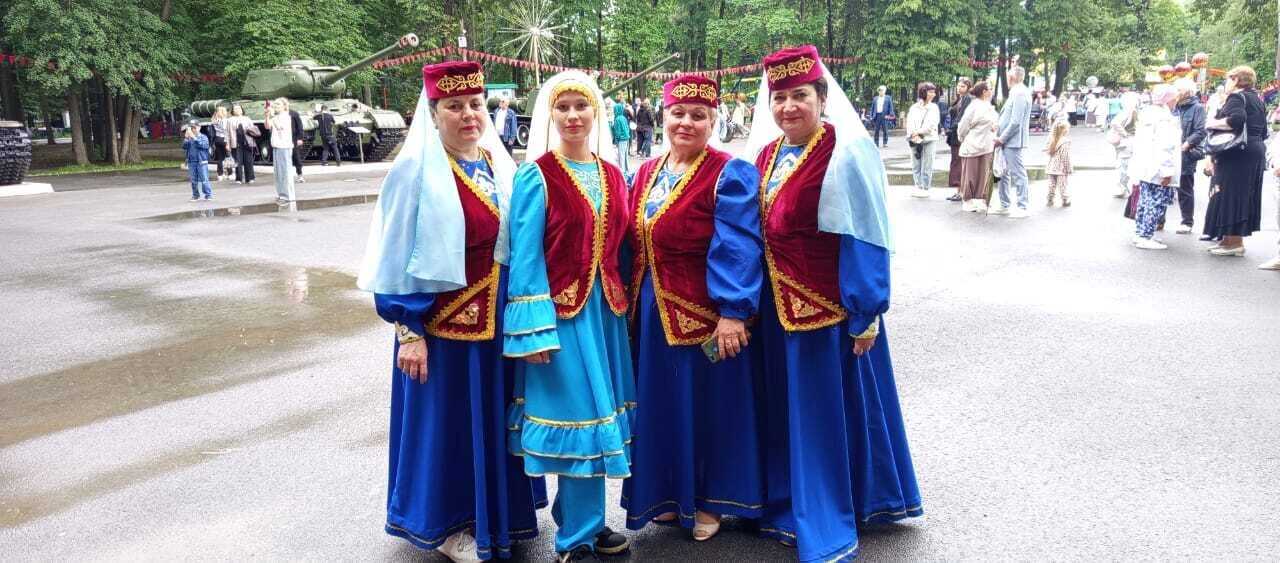 Фольклорная группа «Дуслык» Муратовского СДК приняла участие в областном Сабантуе.
