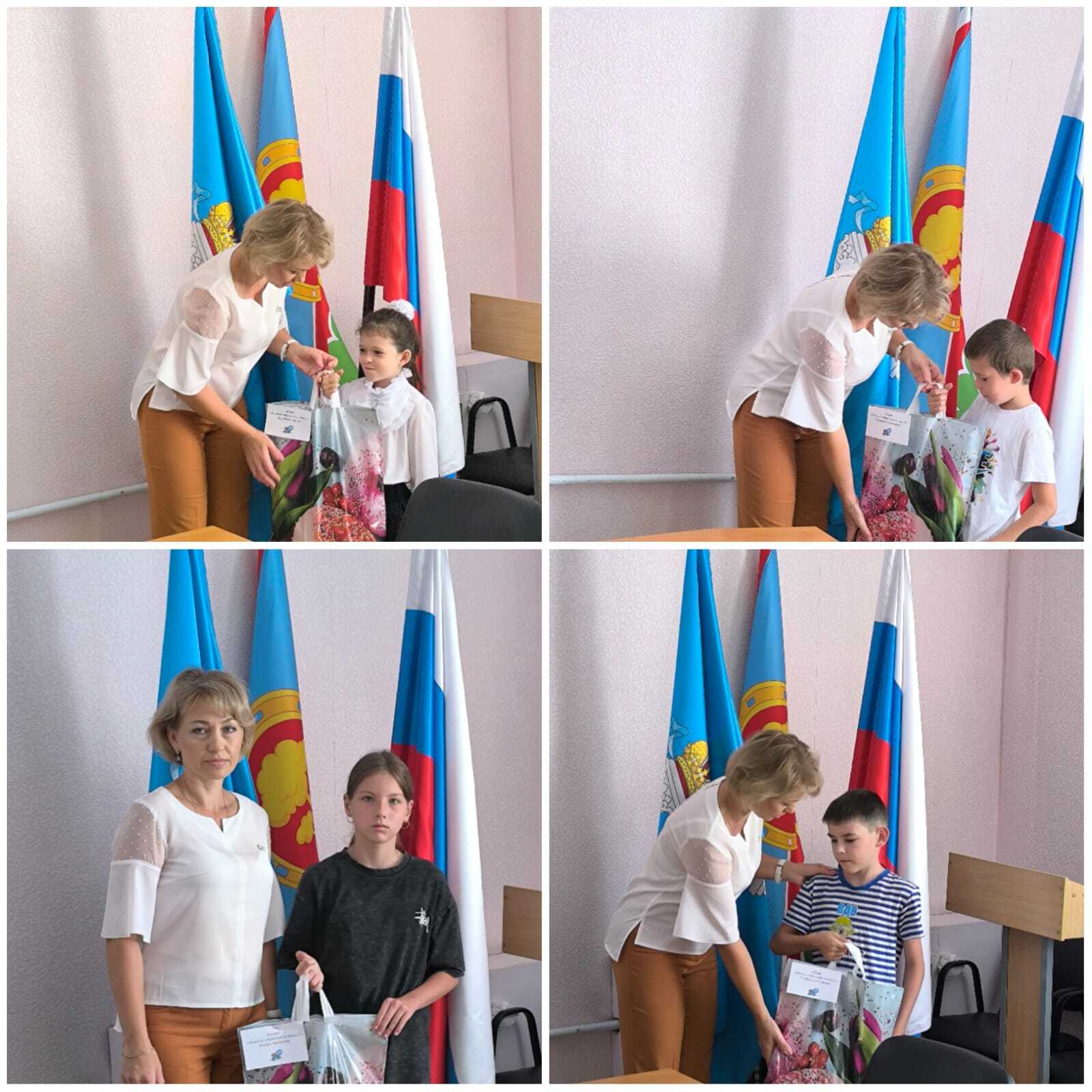 В Павловском районе продолжается благотворительная акция «Помоги собраться в школу».