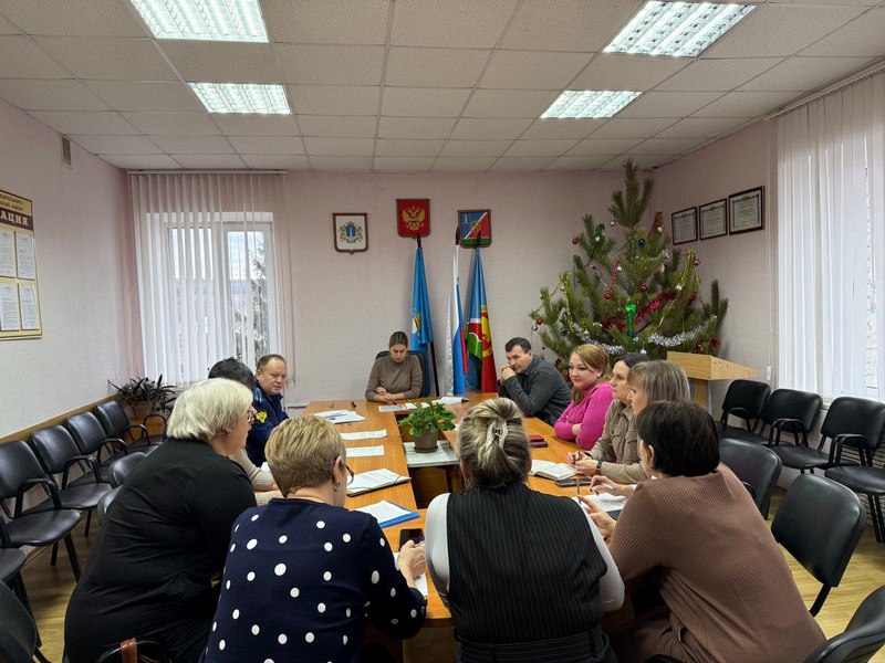 Прокурор Павловского района Коротков Е.В. принял участие во внеочередном заседании комиссии по делам несовершеннолетних и защите их прав администрации муниципального образования «Павловский район».