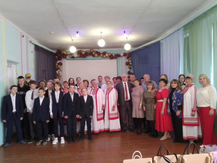 Сегодня на базе Холстовской средней школы, Старопичеурской средней школы проводились мероприятия по внеурочной деятельности в рамках 170 - летнего юбилея просветителя мордовского народа Авксентия Юртова.. Сегодня на базе Холстовской средней школы, Старопичеурской средней школы проводились мероприятия по внеурочной деятельности в рамках 170 - летнего юбилея просветителя мордовского народа Авксентия Юртова..