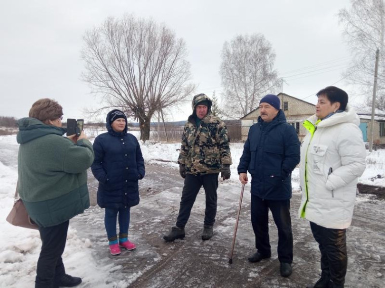В Павловском районе проверили целевое использование грантов, полученных фермерами в 2023 году. В Павловском районе проверили целевое использование грантов, полученных фермерами в 2023 году.