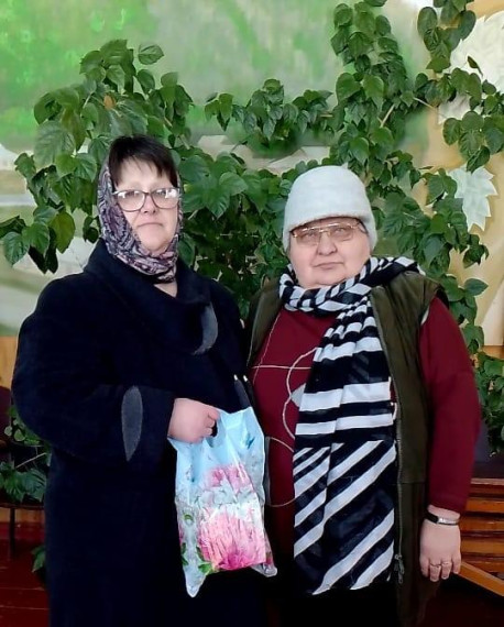 В Илюшкинском клубе поздравили маму участника СВО. В Илюшкинском клубе поздравили маму участника СВО.