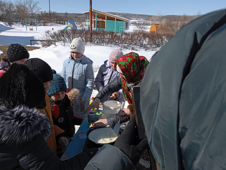 В Шаховском провели конкурсно-игровую программу "Блинный Разгуляй". В Шаховском провели конкурсно-игровую программу "Блинный Разгуляй".