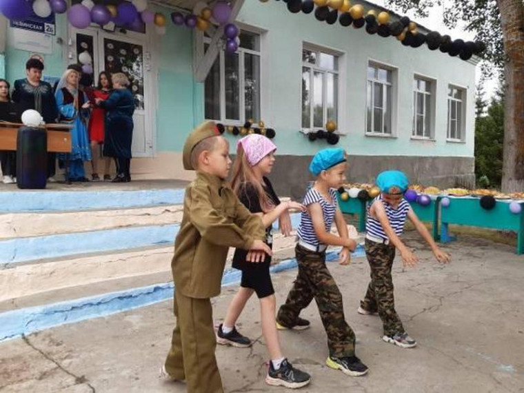 Сегодня на территории Баклушинской средней школы был организован и проведен межлагерный детский праздник &quot;Сабантуй&quot;..