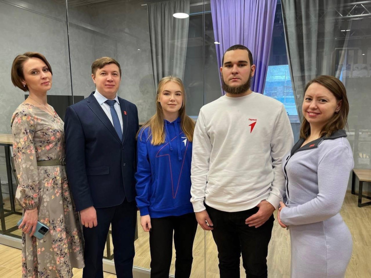 Губернатор Ульяновской области Алексей Русских встретился с активными представителями студенчества.