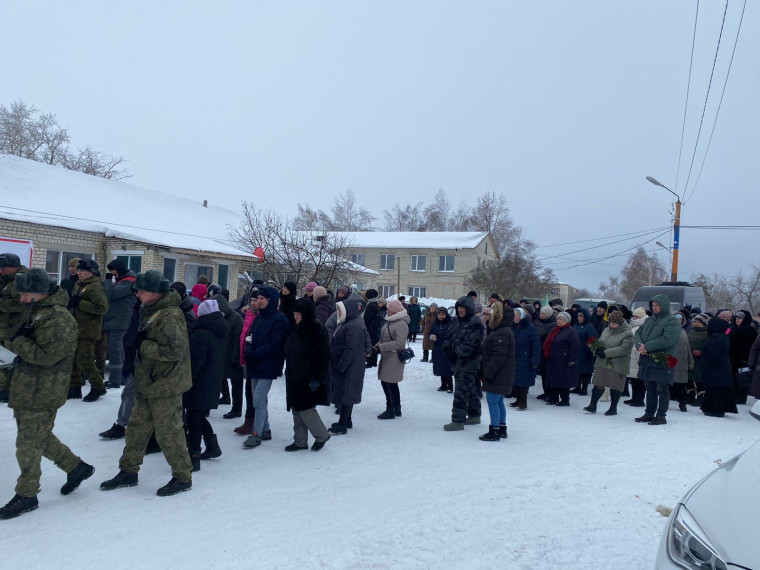 Вчера в Павловском районе простились с земляком, погибшим в ходе СВО.
