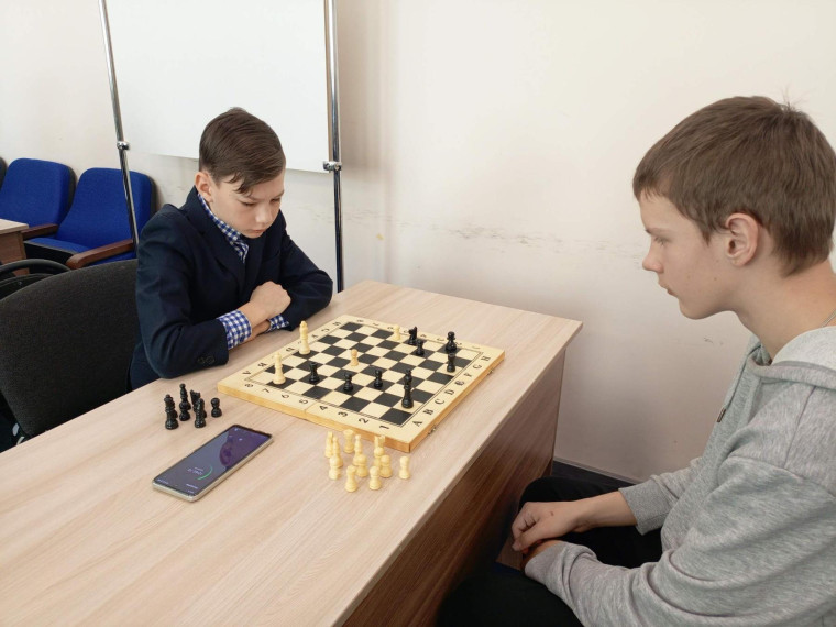 В Павловке прошли соревнования по шахматам.