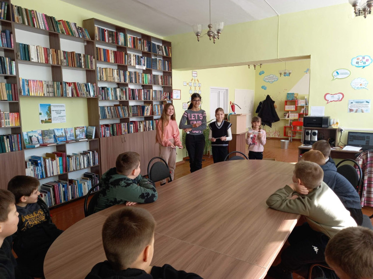 В Октябрьской сельской библиотеке провели познавательно-игровую программу для школьников.