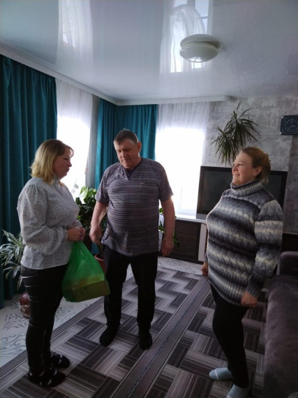 Работники Шаховского СДК поздравили семьи участников СВО с Днём защитника Отечества.